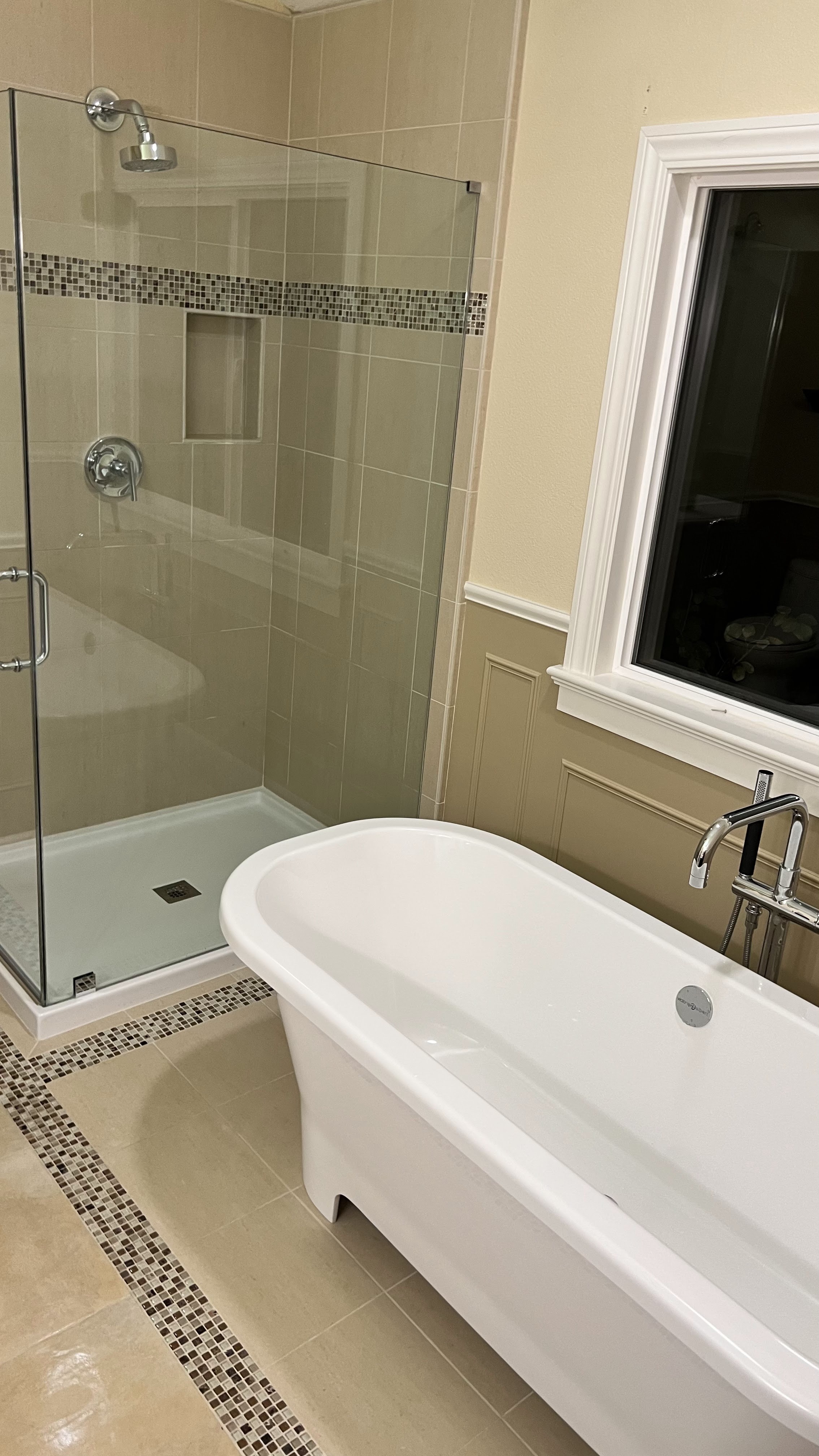 Bathroom deep cleaning/move out cleaning